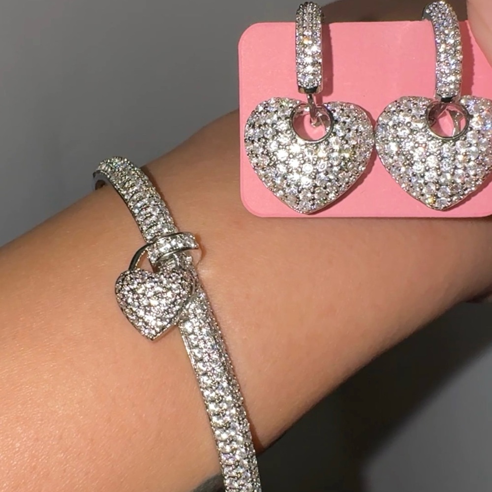 Elegant Silver Heart Jewelry Set